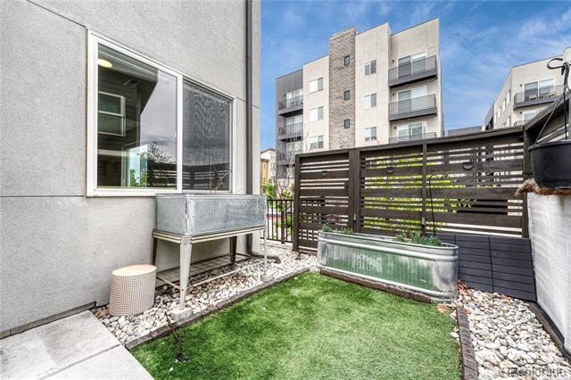 Building Photo - 2891 W Parkside Pl