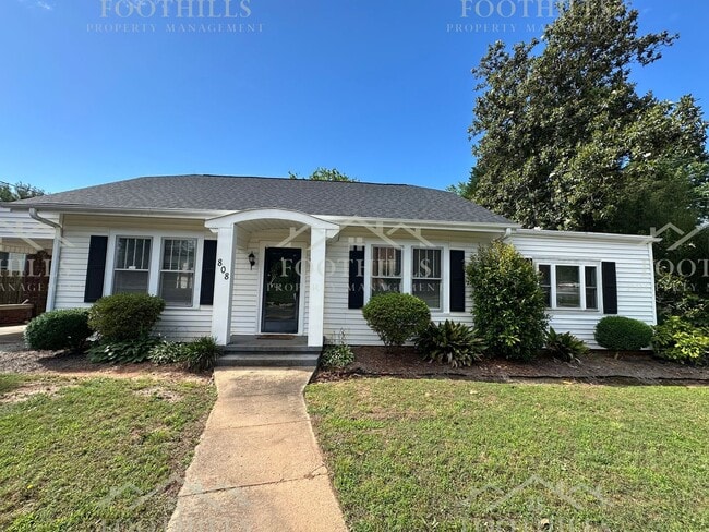 Primary Photo - 3 Bedrooms | 2 Bathrooms | Near Anderson U...