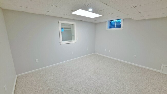 Building Photo - 3 Bed / 3 Bath Single Family Home