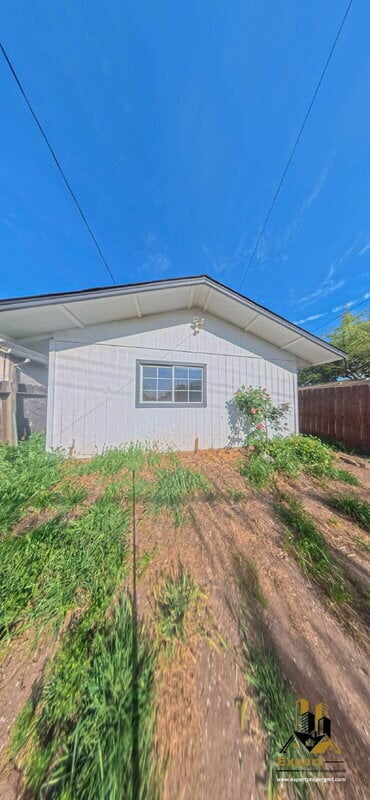 Building Photo - 2389 Empress St