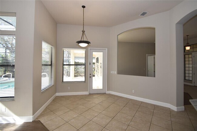 Building Photo - 16 Eastlake Dr