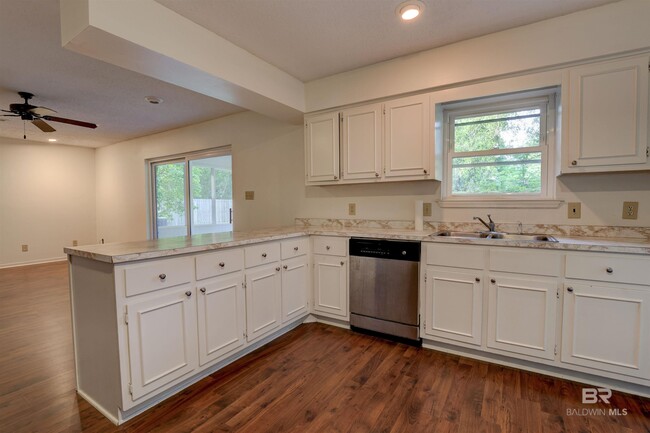Building Photo - 54 Paddock Dr