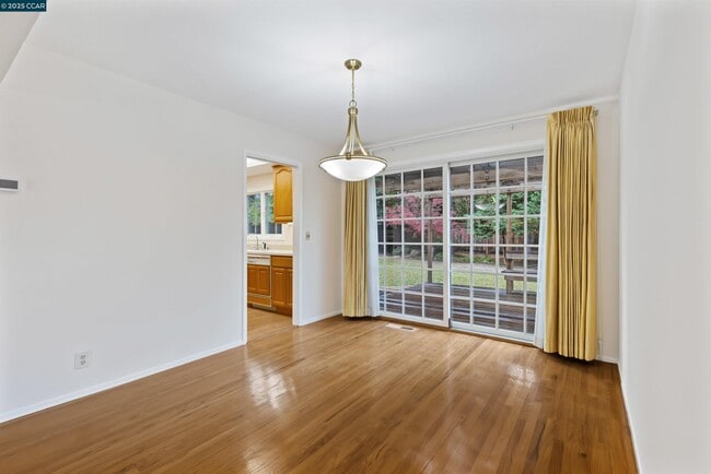 Building Photo - 2201 Quiet Pl Dr