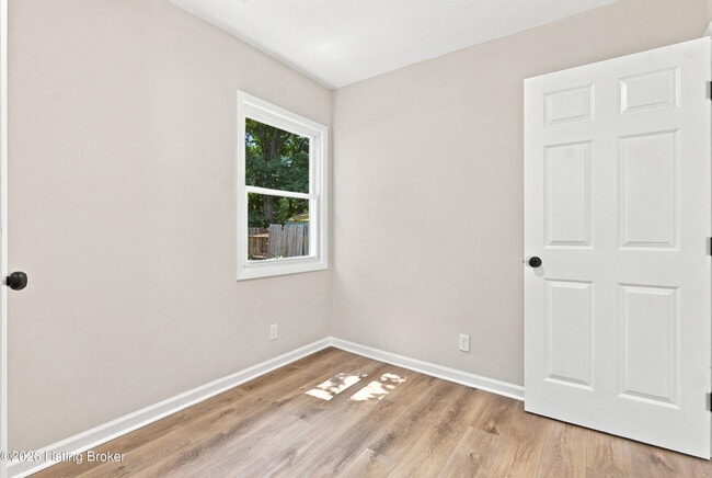 Building Photo - 318 Freeman Ave