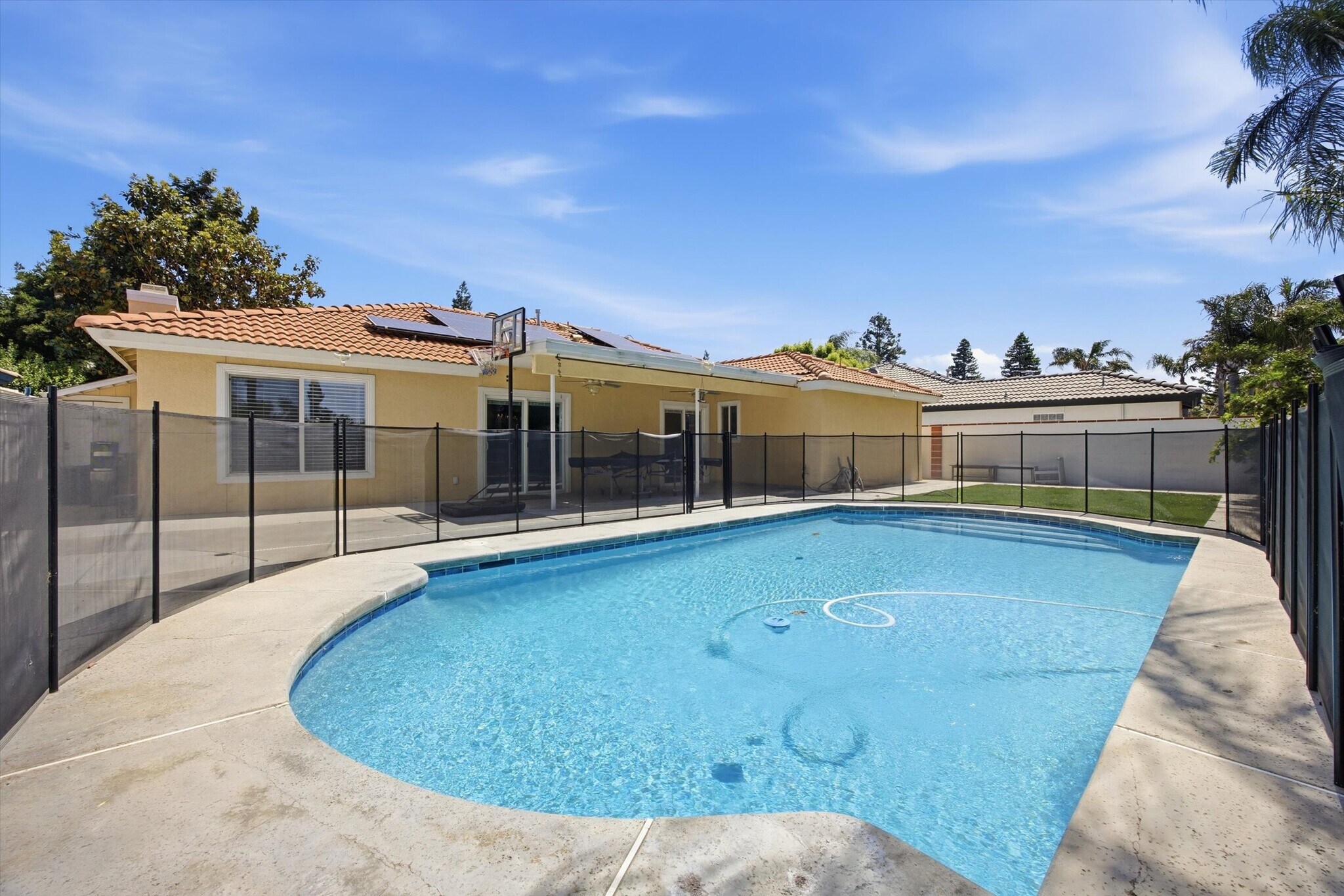 Building Photo - 10721 Loughton Ave