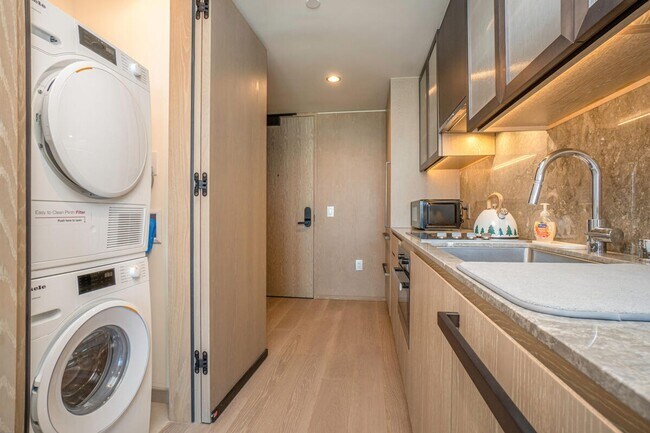 Building Photo - Koula #1905