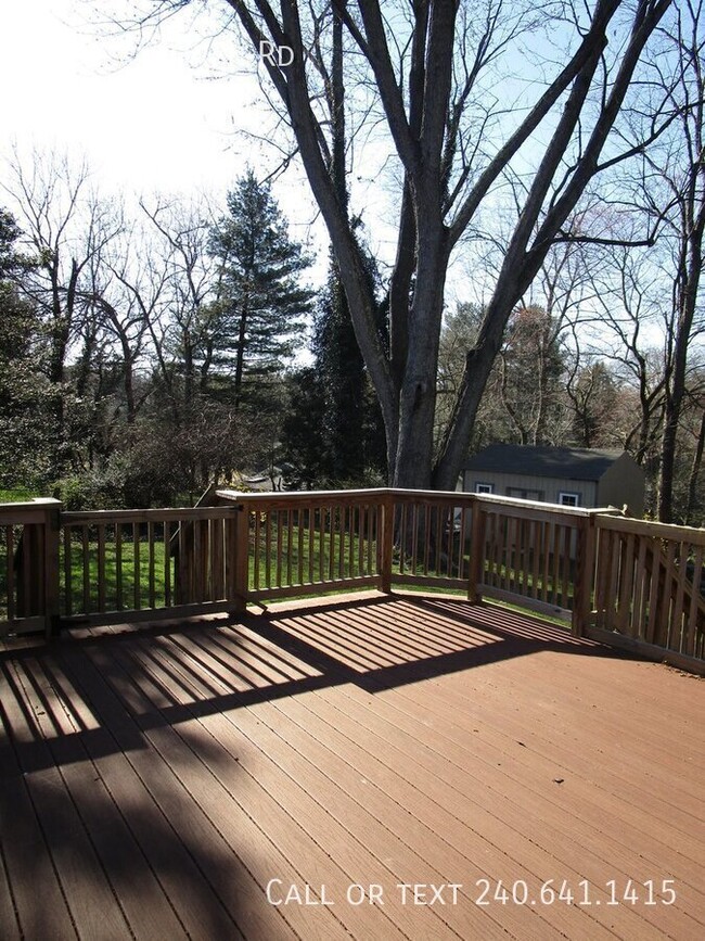 Building Photo - 1232 Kathryn Rd