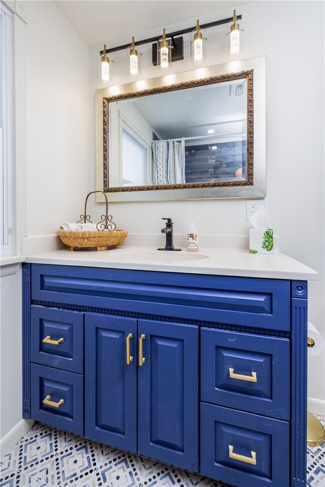 Building Photo - 207 W Ivy St