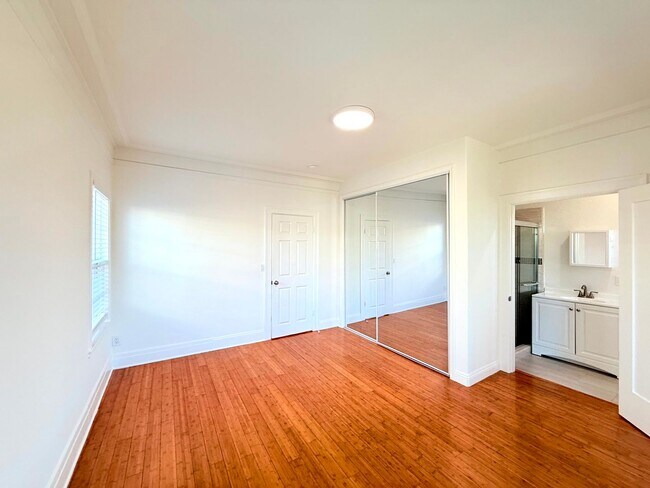 Building Photo - 1536 4th Ave