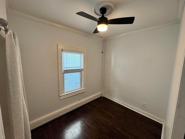 Building Photo - 24 Pamrapo Ave