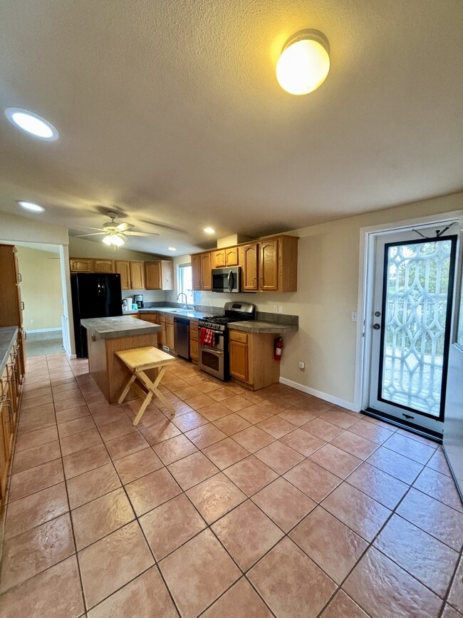 Building Photo - 10389 N Ponderosa Way