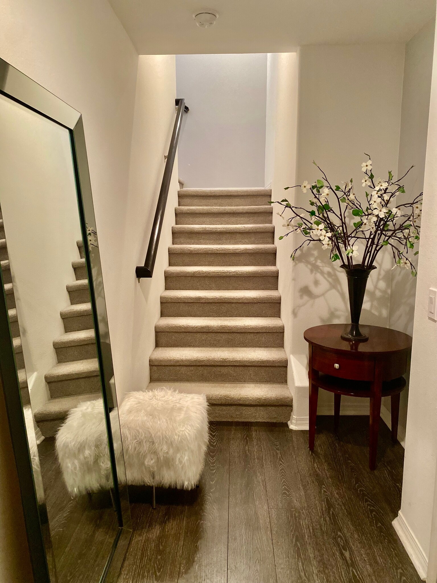 stairway from 1st floor to main living area - 1135 Calle Montana