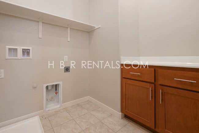 Building Photo - 1038 Osprey Dr