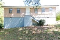 Building Photo - Charming Adamsville Home with Open Floor P...