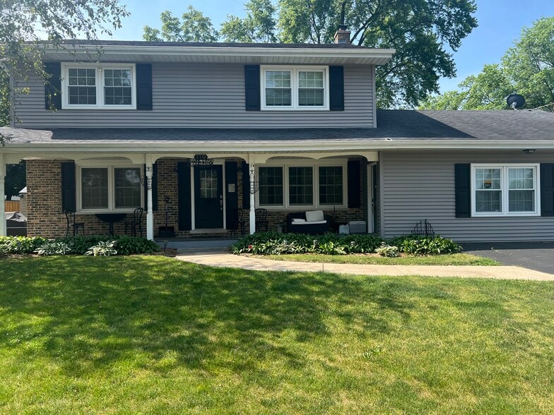 Front entrance - 119 W Swain St