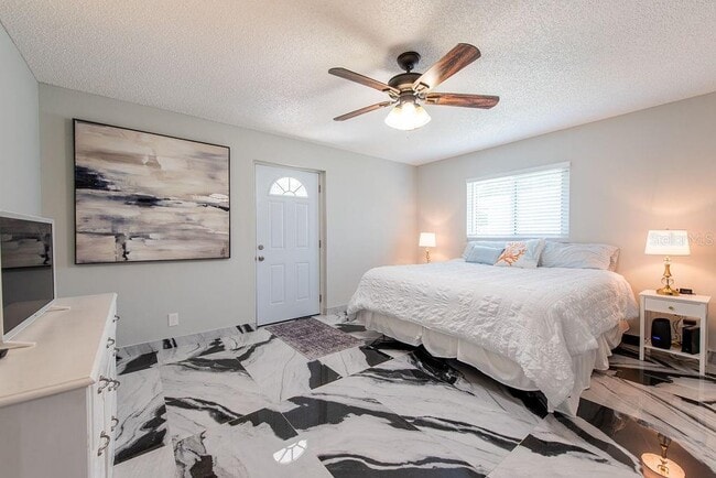 Building Photo - 6819 11th Ave NW