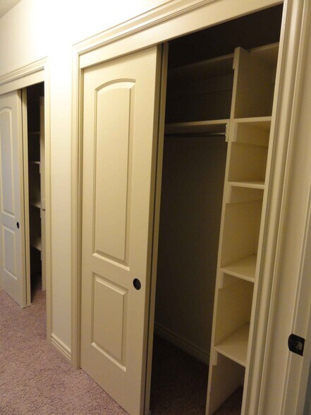 Building Photo - 8687 S Cajean Cir