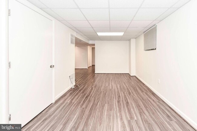 Building Photo - 3318 Mantua Dr