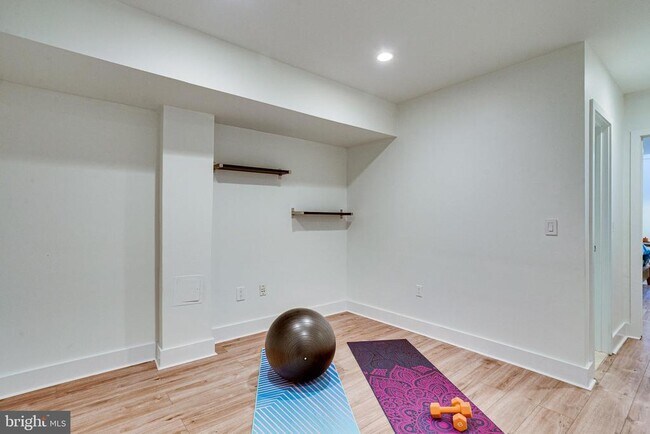 Building Photo - 1830 11th St NW