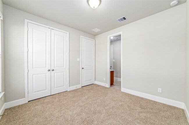 Building Photo - 10419 Talitha Trl