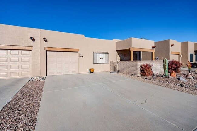Building Photo - Turnkey Charm in Green Valley – Furnished Townhome with Gated Serenity!