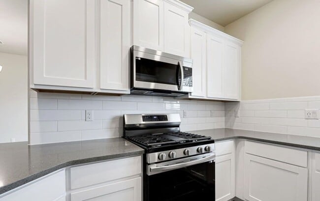 Building Photo - 2911 Aragon Ave