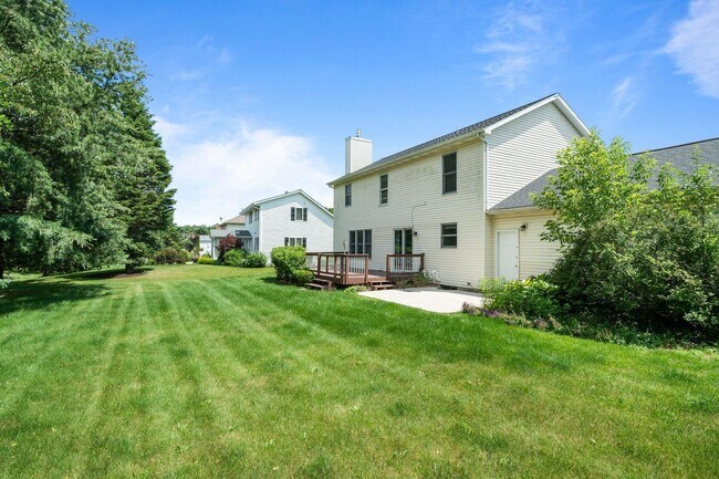 Building Photo - 406 Lakewood Dr