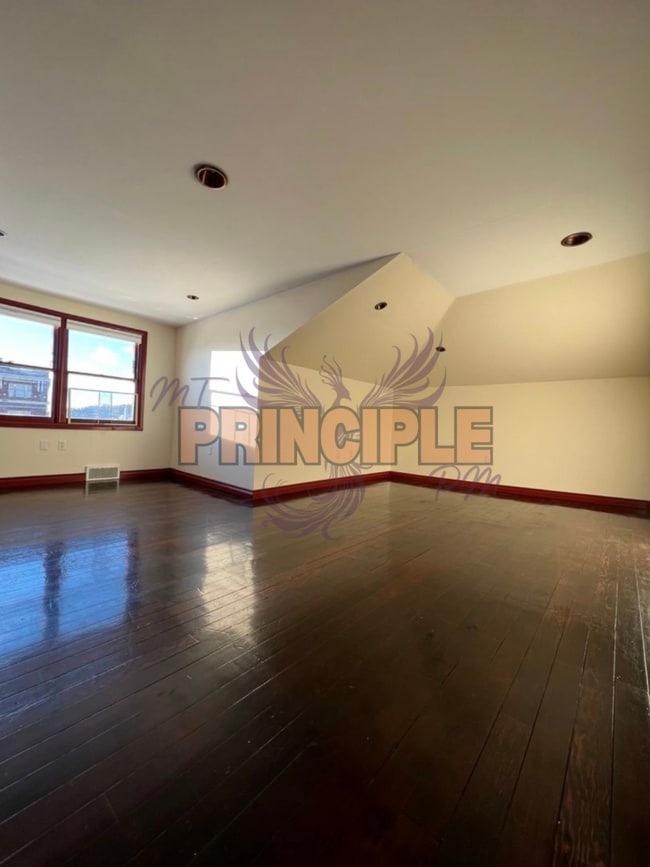 Building Photo - 403-405 1/2 W Granite