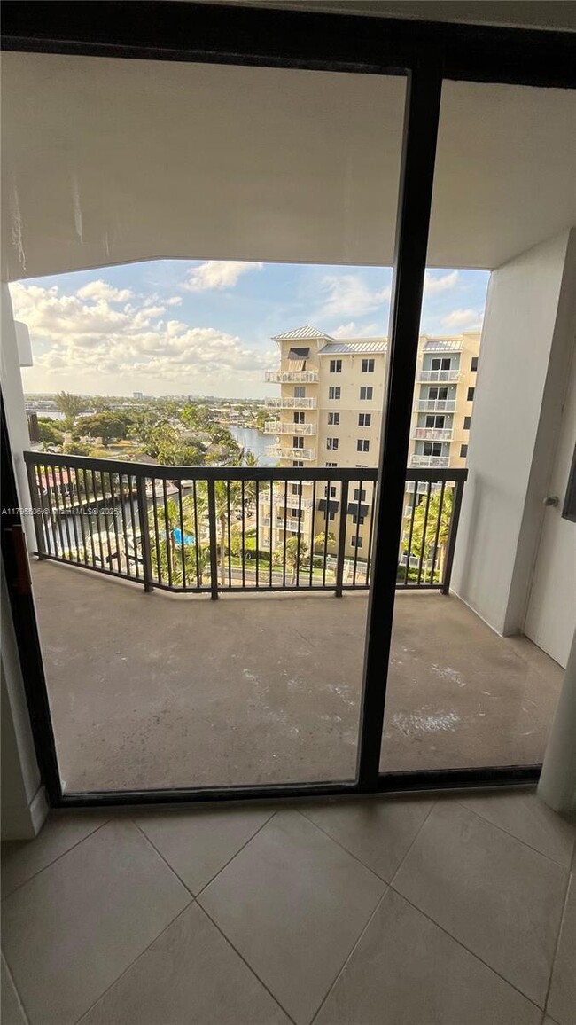Building Photo - 1361 S Ocean Blvd