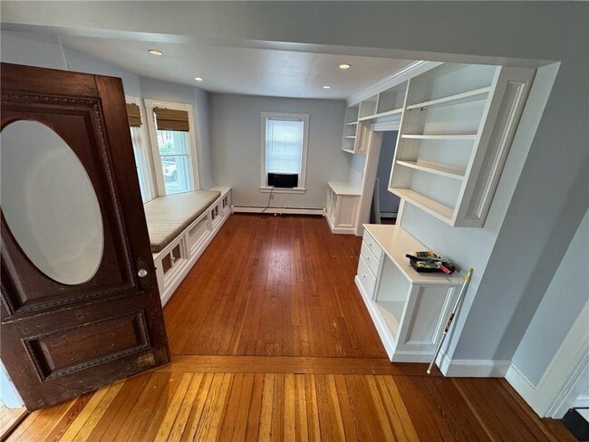 Building Photo - 67 Hall Ave