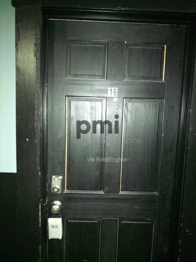 Building Photo - 601 Monroe Ave