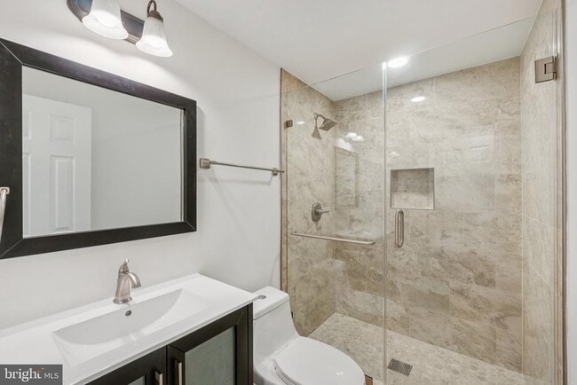 Building Photo - 4 Yellow Plum Ct