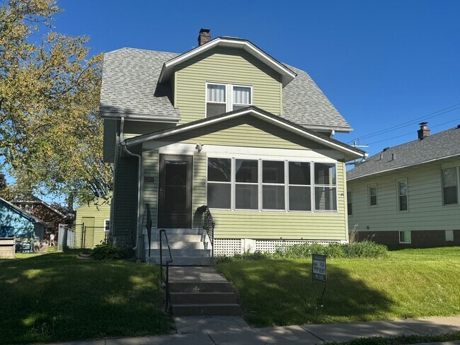 Primary Photo - 2207 Wilkes Ave