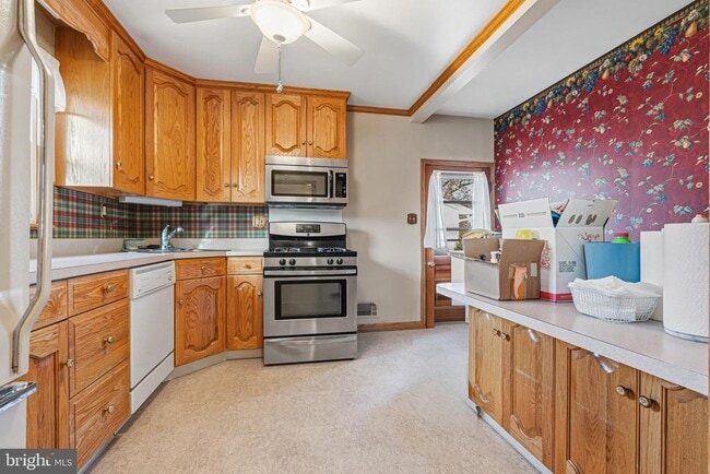 Building Photo - 6219 Groveland Rd