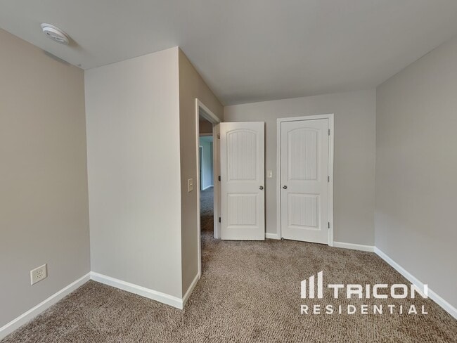 Building Photo - 55 Wyndham Ct