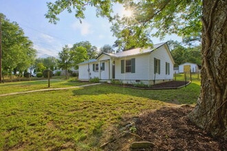 Building Photo - 611 Holston Creek Church Rd