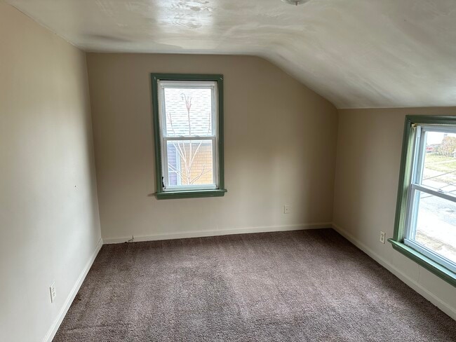 Building Photo - 1617 Spring Ave NE