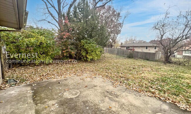 Building Photo - 309 SW Richwood Ln