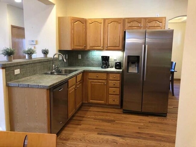 Building Photo - Luxury four bed four bath patio home avail...