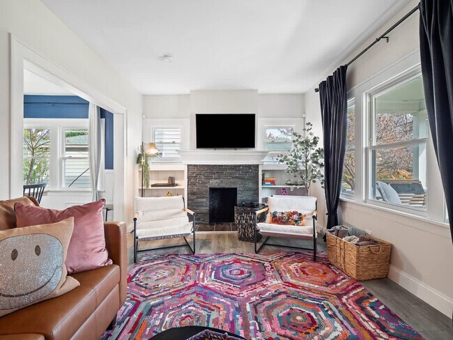 Building Photo - 2804 6th St