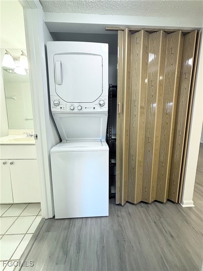 Building Photo - 2264 Winkler Ave