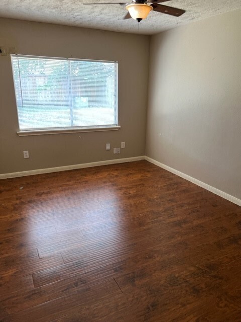 Building Photo - 20223 Apache Gardens Ln