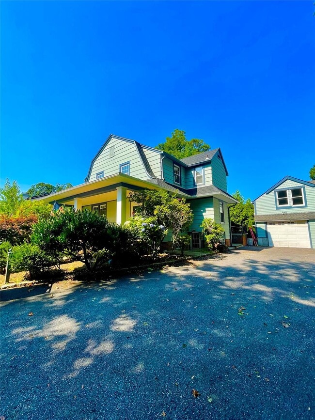Primary Photo - 19 Hanford Pl