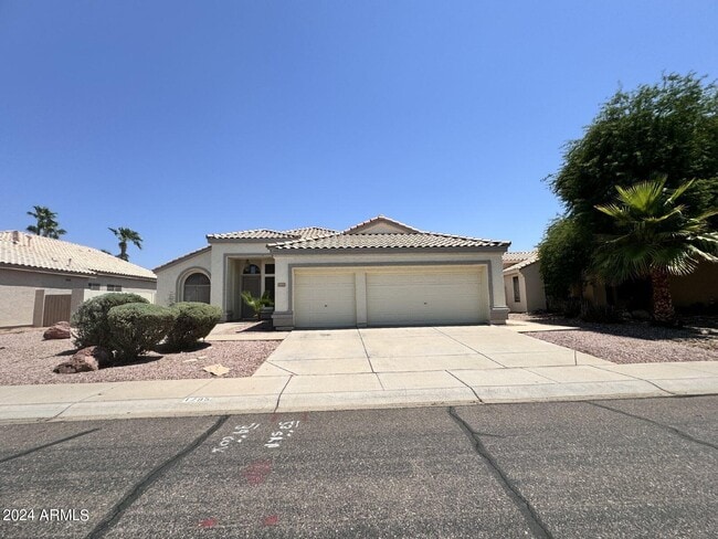 Building Photo - 1795 W Canary Way