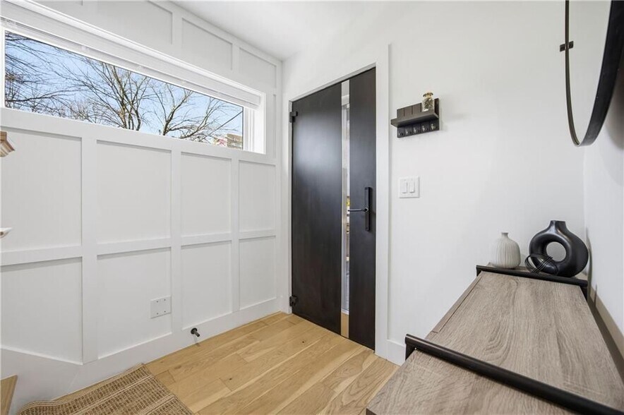 Building Photo - 434 Markham St SW