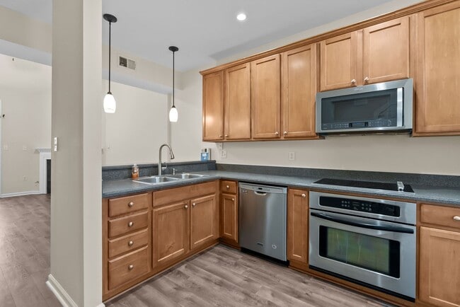 Building Photo - Norfolk Condo!