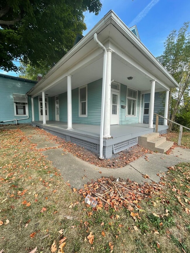 Building Photo - 3 Bedroom Single Family Home Near Columbia...