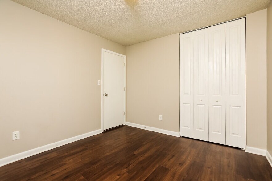 Building Photo - 9504 Lake Douglas Pl