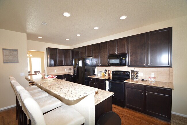 Building Photo - Beautiful 2-story home in D-49 available to move in on 05/01/2026! The owner allows 1 dog up to 7...