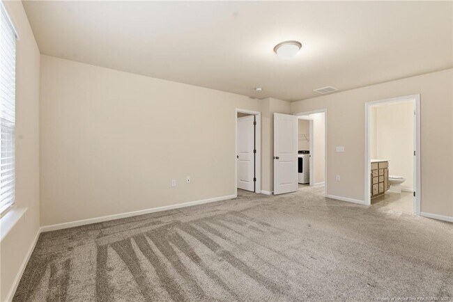 Building Photo - 245 Ribbon Rail St